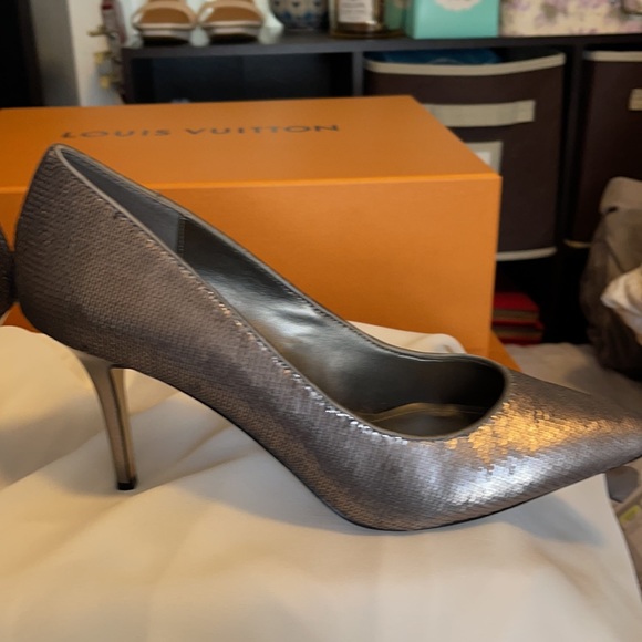 White House Black Market. Excellent condition! - Picture 7 of 8